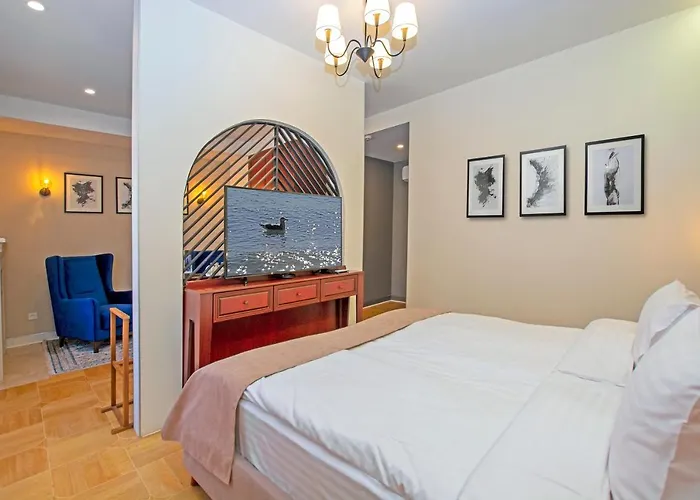 Cartez Hotel