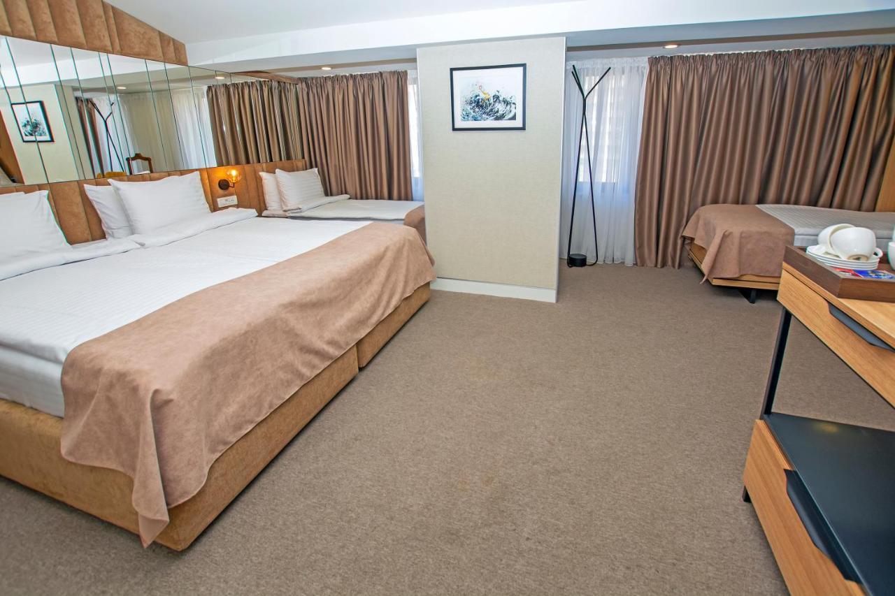 Cartez Hotel *