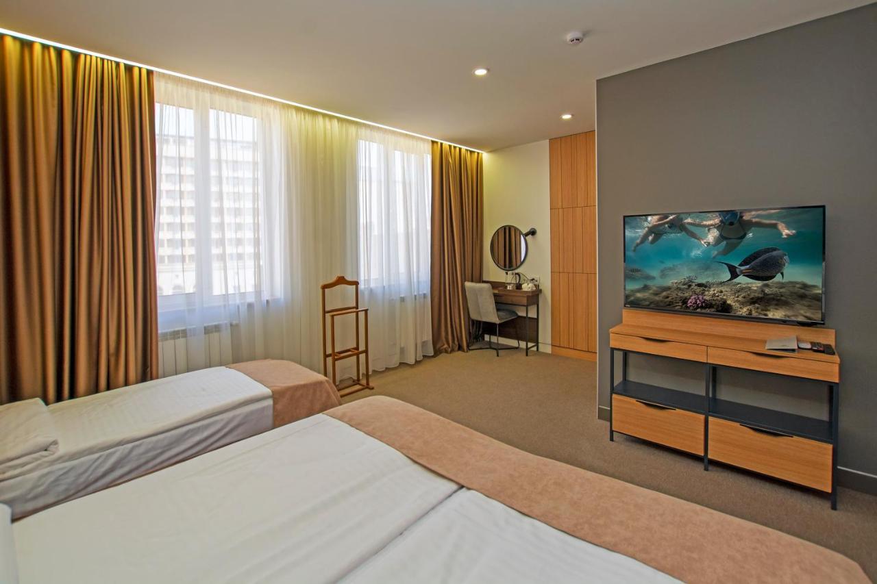 Cartez Hotel *