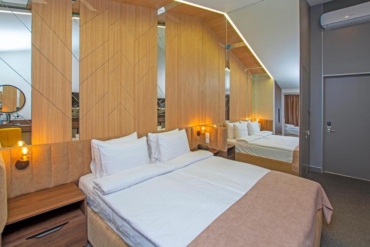 Hotel Cartez 4*
